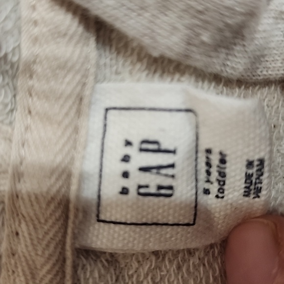 Toddler girl Gap sweatshirt - Picture 5 of 6